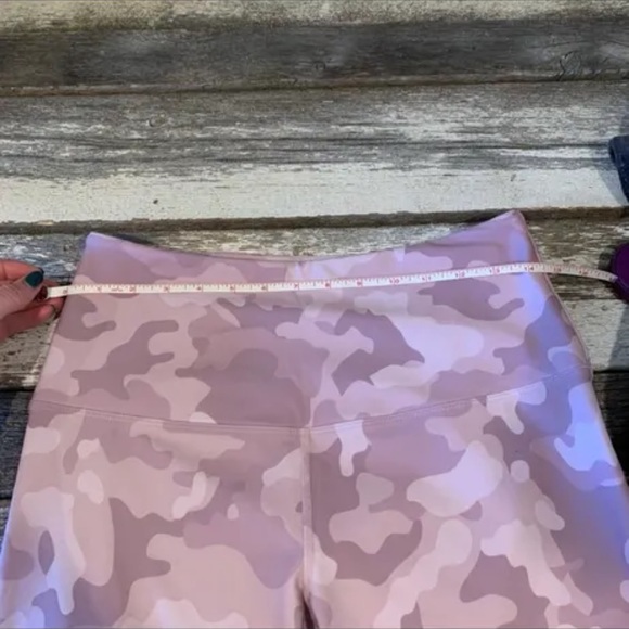 Lorna Jane pink camo leggings - Picture 3 of 5